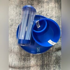 New lot of 6 party bowls, 2 plates and a straw holder in royal blue